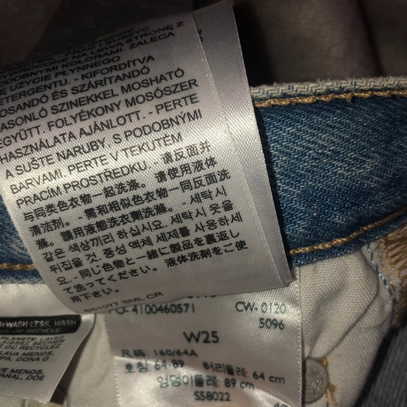 Levi’s 501 High Rise Lightwash Denim Shorts - Picture 3 of 5